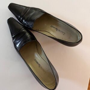 LAUR AGOSTI black leather pumps